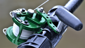 how to grease fishing reel,